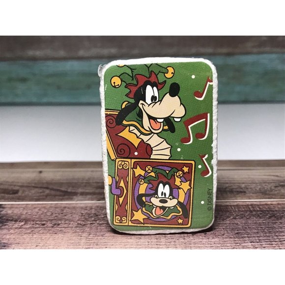 Disney Magic Towel Christmas Holiday Goofy Stocking Stuffer - Picture 1 of 4